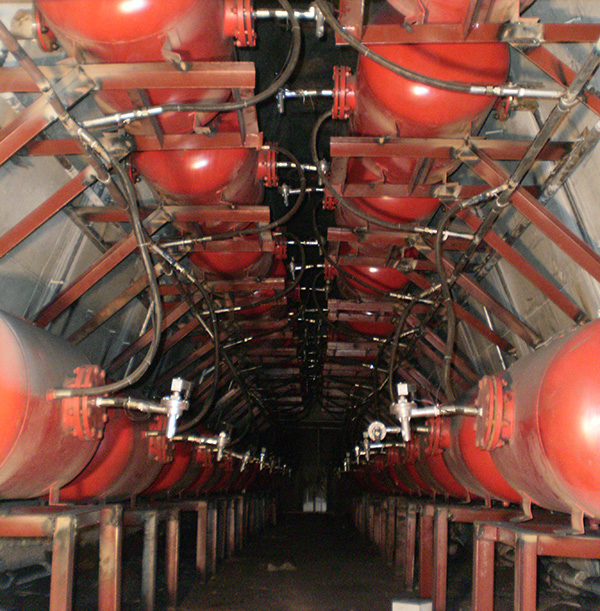 河南尊龙凯时人生就是搏集团工业装备工程-行业领先的空气锤供应商
